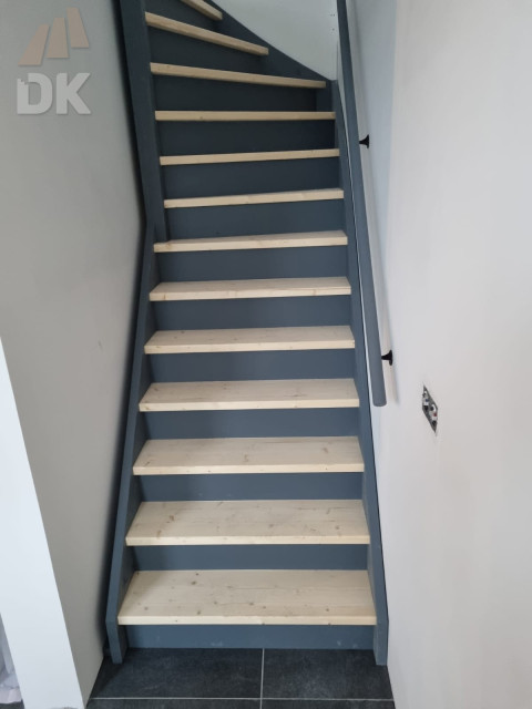 Vuren dichte bovenkwart trap 01