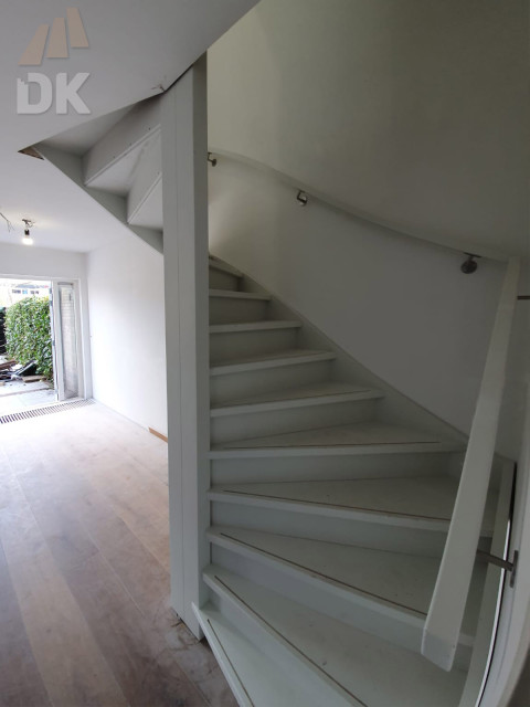 Vuren dichte trappen leuning 01