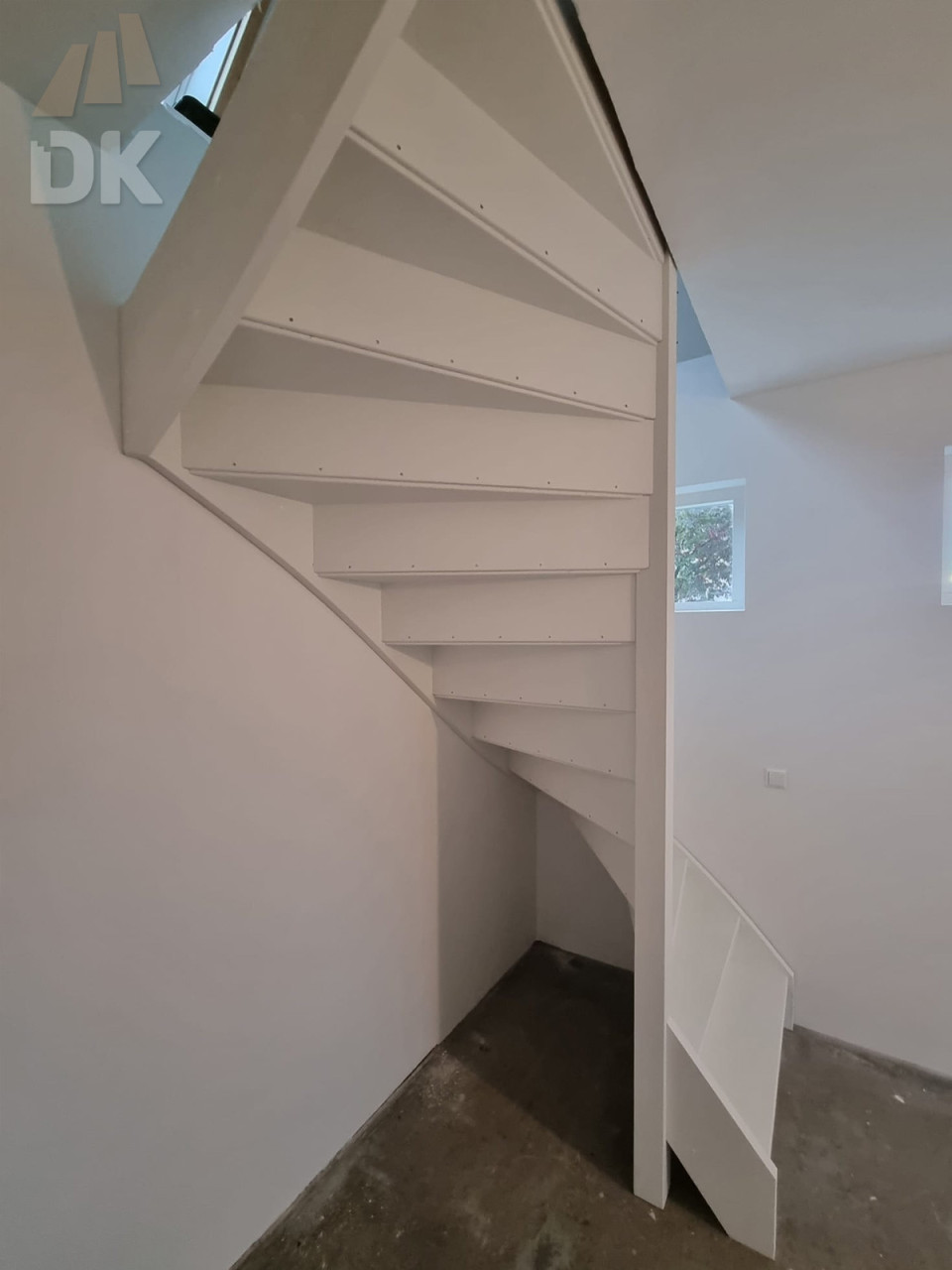 Witte vuren trap garage 01
