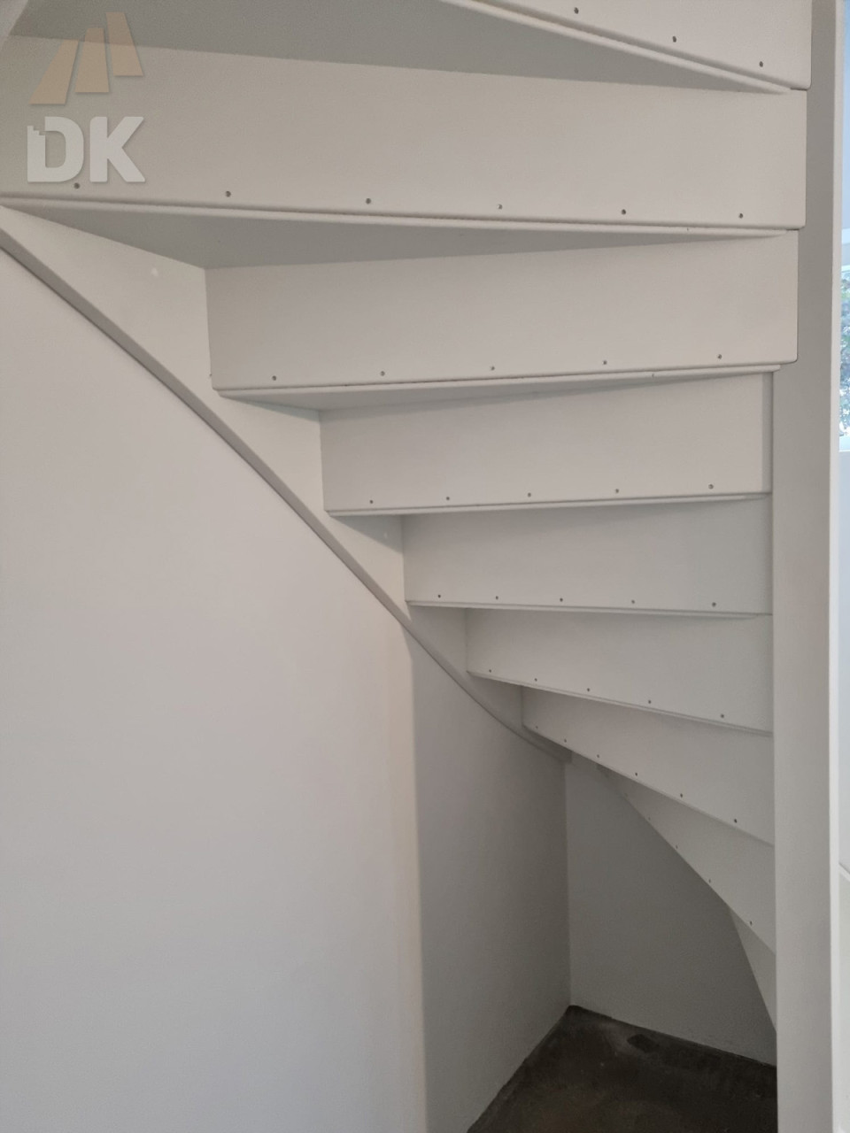 Witte vuren trap garage 02